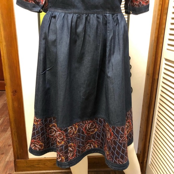 New eShakti Chambray with Trim - Picture 3 of 7